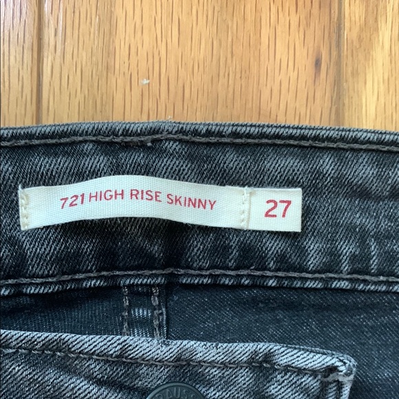 Levi's Black Skinny Jeans with Classic Design - Picture 3 of 6